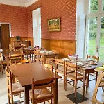 Chateau De Montaupin לינה וארוחת בוקר