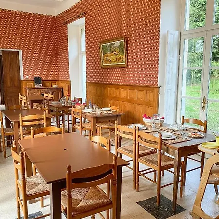 Chateau De Montaupin Bed & Breakfast