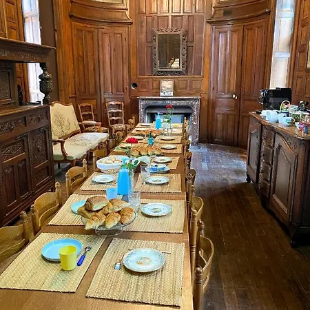 Chateau De Montaupin Bed & Breakfast