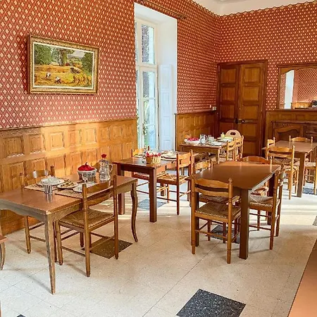 Chateau De Montaupin 住宿加早餐酒店 4*