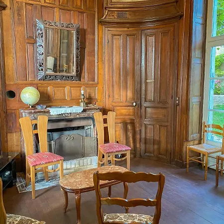 Chateau De Montaupin Bed & Breakfast