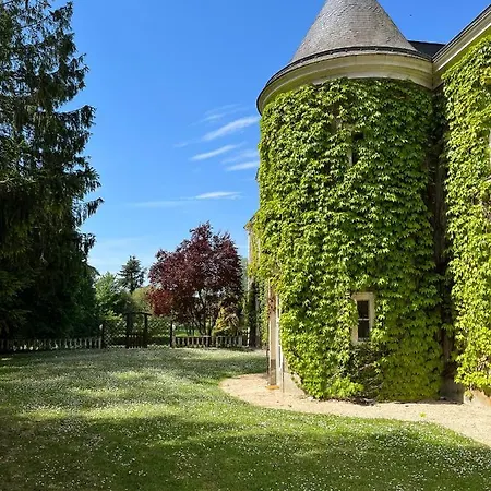 Chateau De Montaupin 住宿加早餐酒店