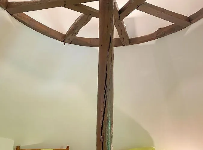 Château De Montaupin 4* Oizé