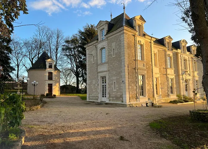 Château De Montaupin Couette-café 4*